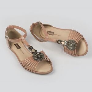 Dakota Pink Open Toe Sandals with Silver Embellishment Size 7 Like New!